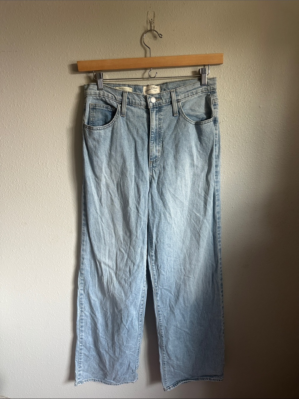 Light Wash Women’s high rise wide leg Jeans - Light Blue
